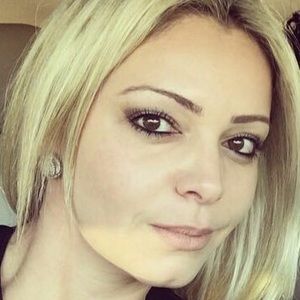 Meet your Posher, Loraynne